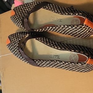 Isabel Toledo Size 8 Tan & Brown Flats